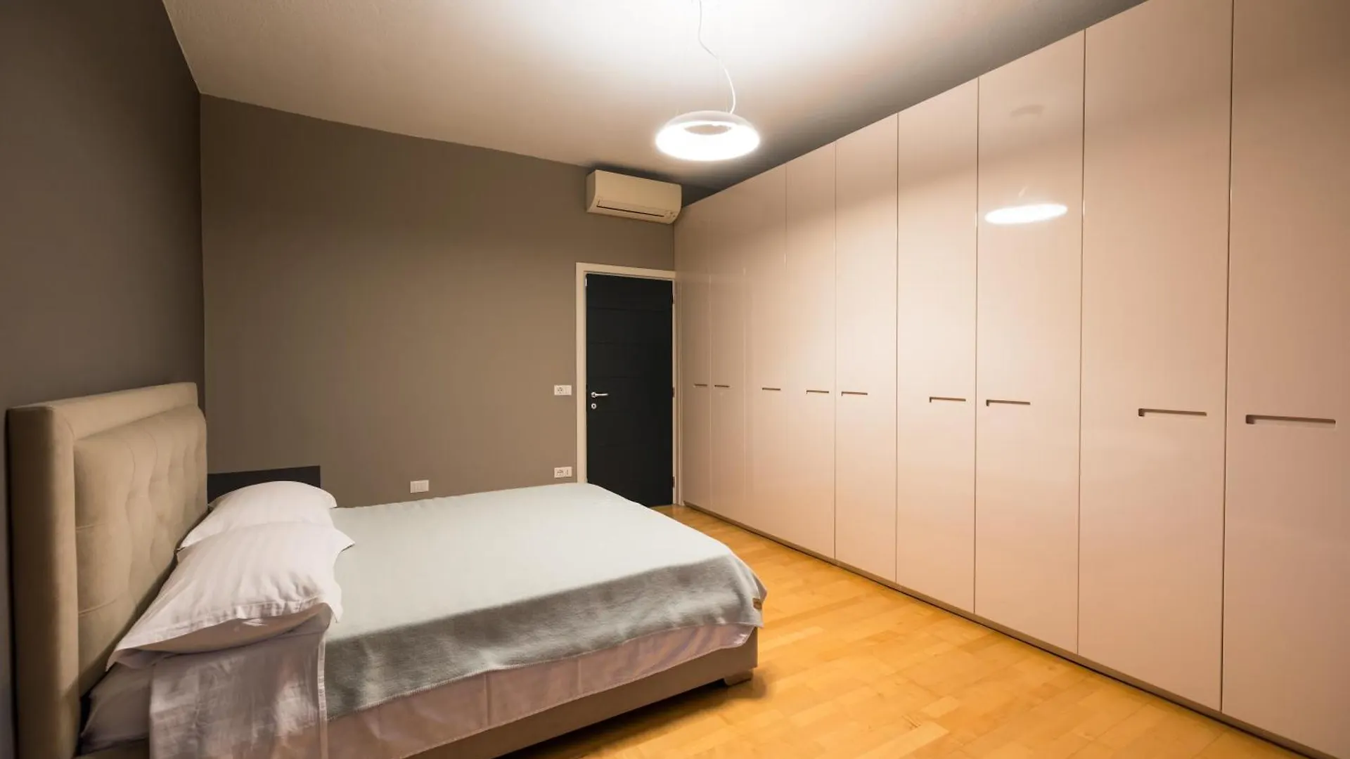 Tirana Center Luxury Landing Apartment